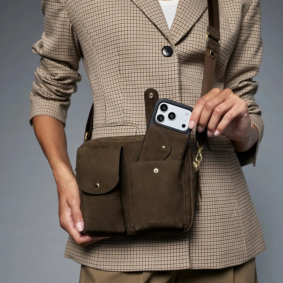 Dillon Dual Pocket - Chocolate Suede/Gold