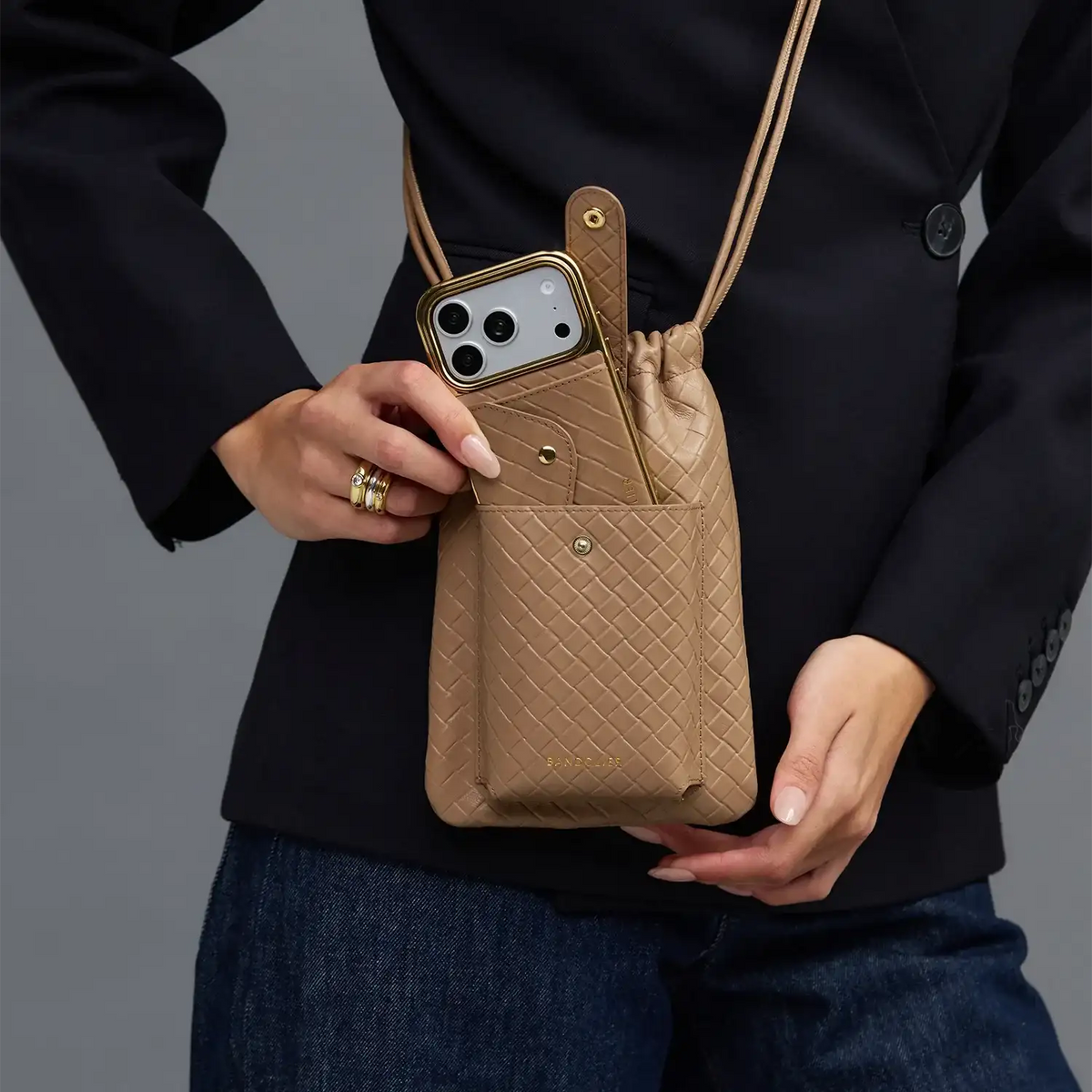 Dillon Pouchette - Latte Woven/Gold