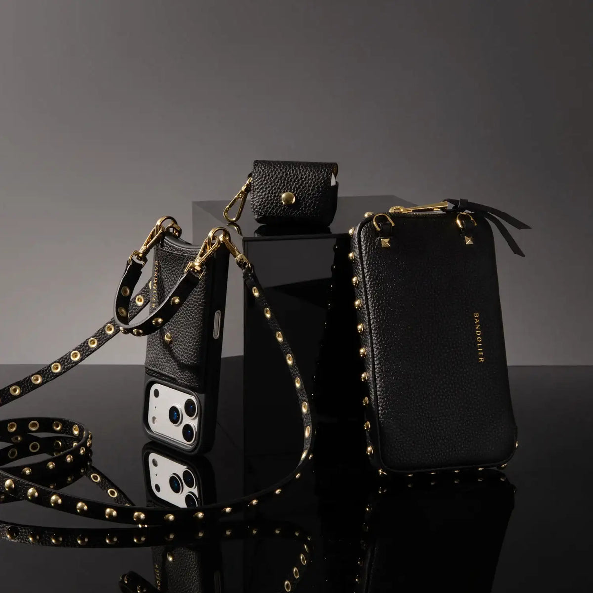 Round Studded Expanded Pouch - Black/Gold