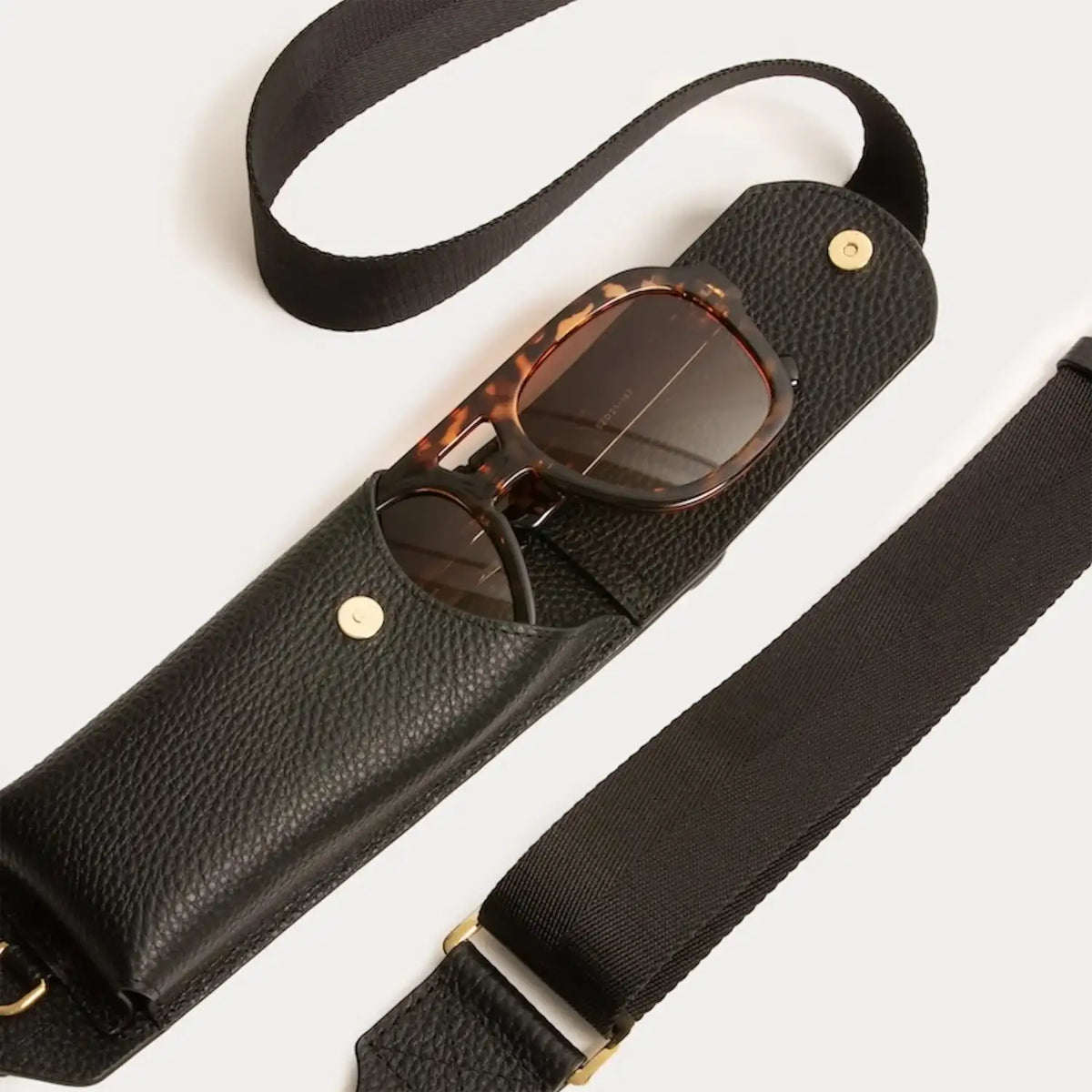Maya with Lana Glasses Strap - Black/Gold